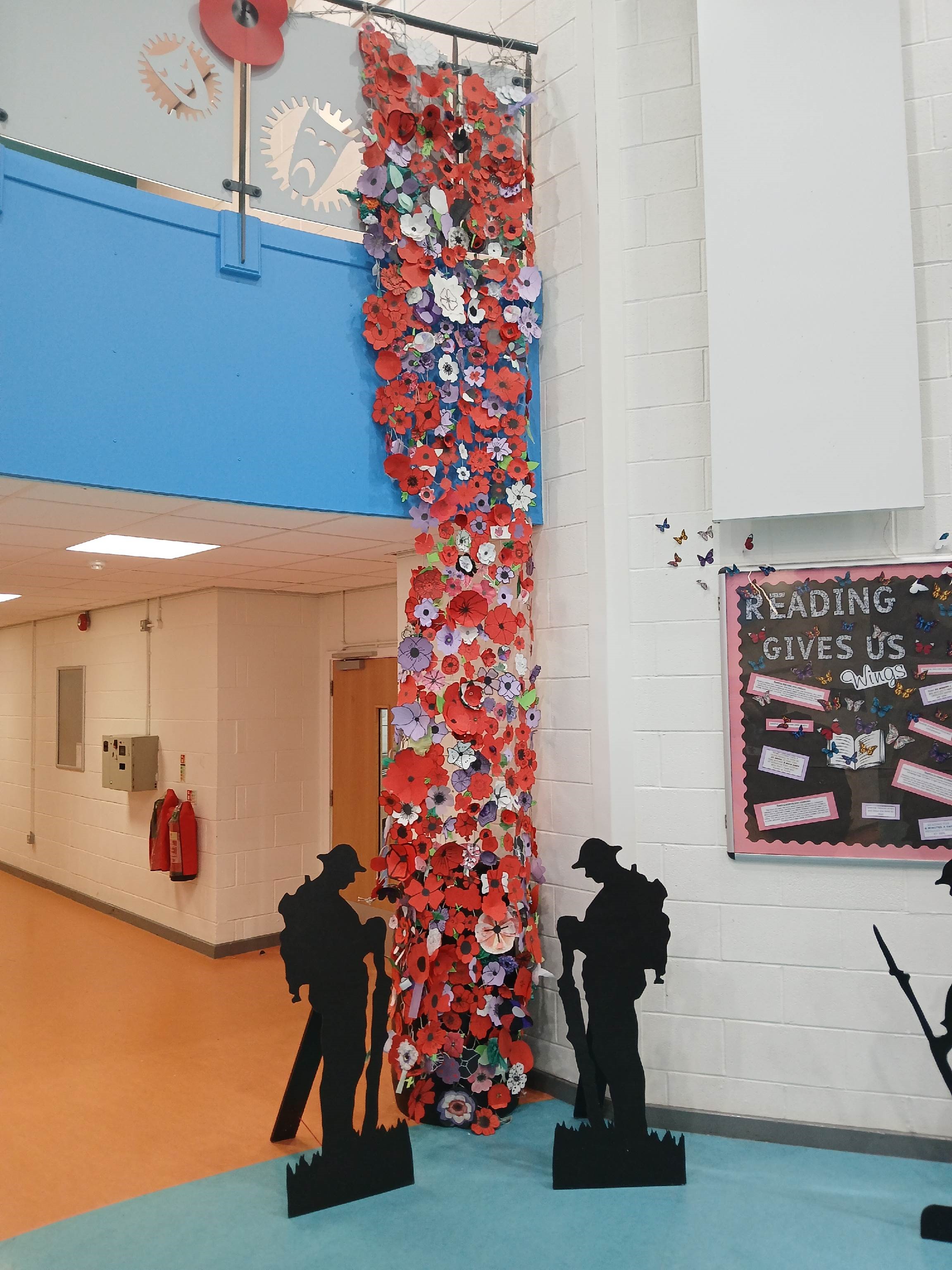 Poppy waterfall at Da Vinci Nov 25