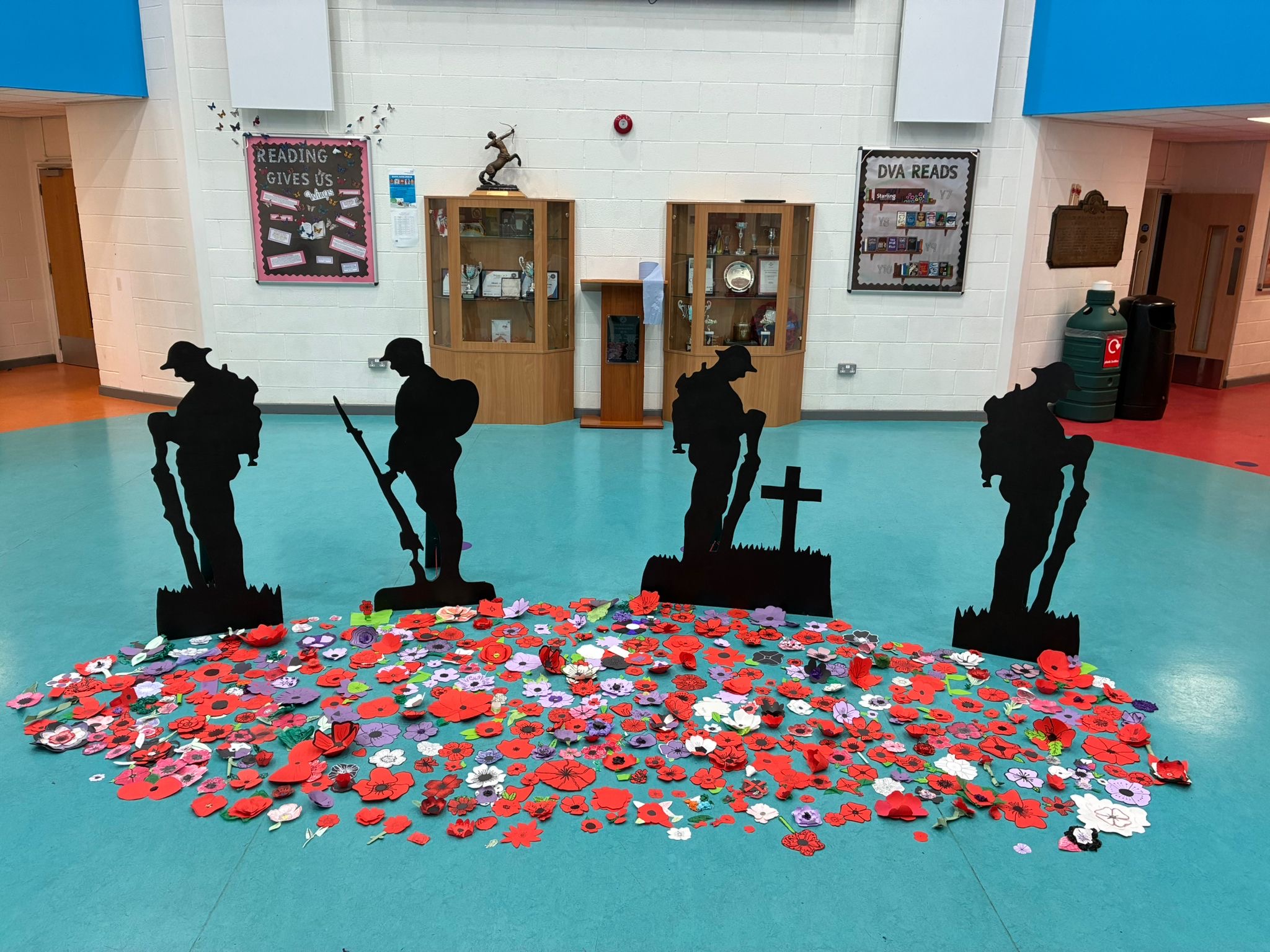 Rembrance display close up Da Vinci Nov25